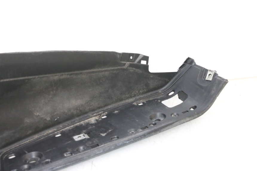 photo de ESTRIBO DIREITO PIAGGIO MP3 RL 250 (2006 - 2010) - Peça verificada