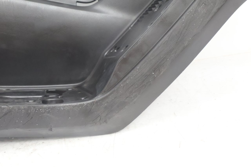 photo de PEDALEIRA DIREITA YAMAHA N-MAX NMAX 125 (2021 - 2024) - Zoom do estado de desgaste