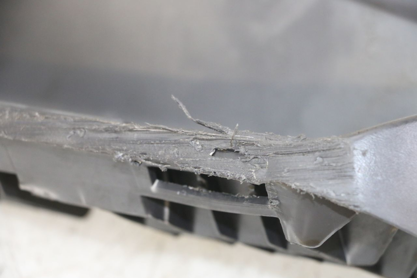 photo de ESTRIBO DIREITO SUZUKI BURGMAN 125 (2007 - 2014) - Pontos de fixação