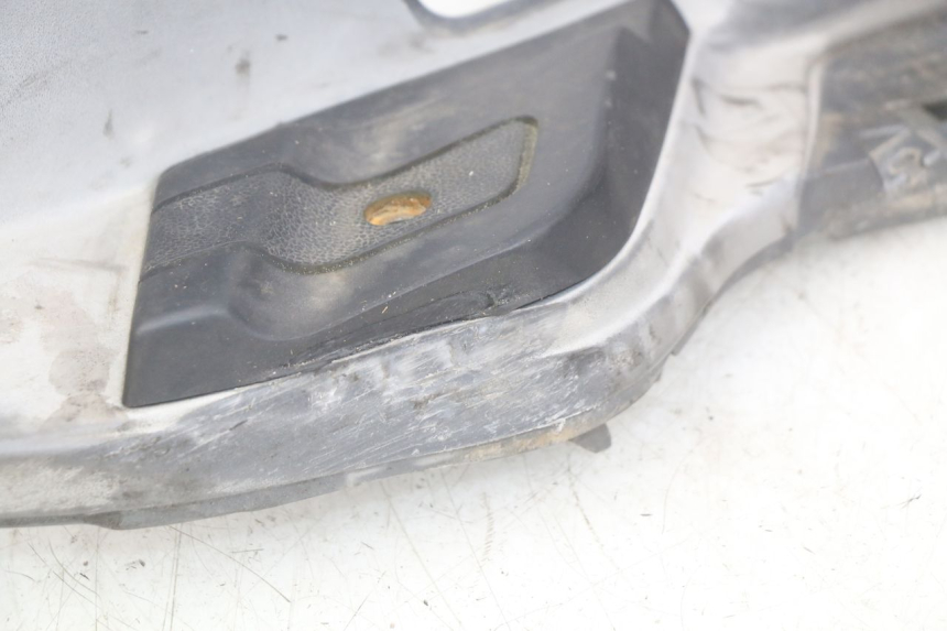 photo de ESTRIBO DIREITO PIAGGIO X9 EVOLUTION 125 (2003 - 2007) - Pontos de fixação