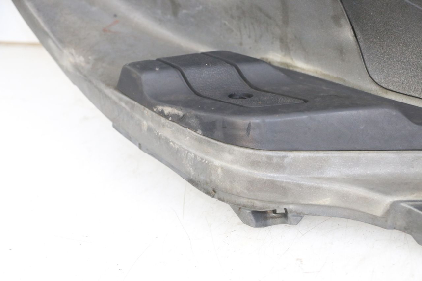 photo de ESTRIBO DIREITO PIAGGIO X9 125 (2000 - 2003) - Vista geral