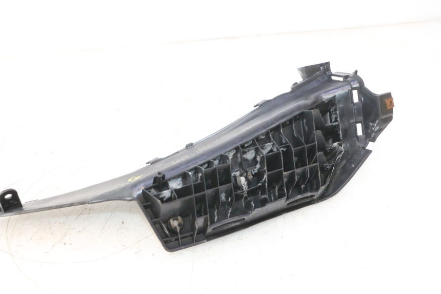 photo de ESTRIBO ESQUERDO SUZUKI BURGMAN 125 (2007 - 2014) - Outro ângulo de visão