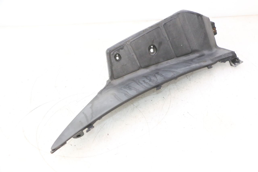 photo de ESTRIBO ESQUERDO SUZUKI BURGMAN 125 (2007 - 2014) - Pontos de fixação