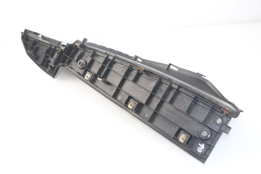 photo de ESTRIBO ESQUERDO KYMCO DINK STREET 125 (2009 - 2014) - Ampliação técnica