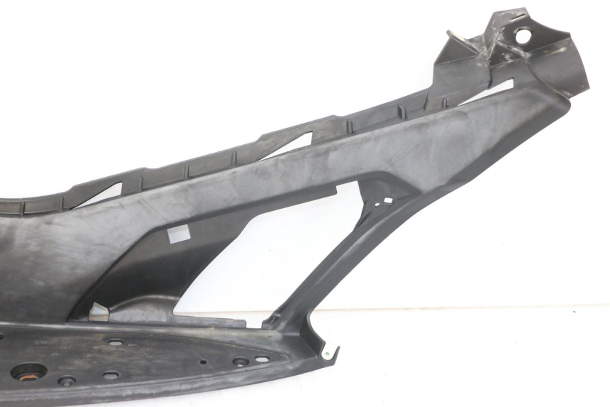 photo de ESTRIBO ESQUERDO PEUGEOT GEOPOLIS RS 125 (2007 - 2009) - Pontos de fixação