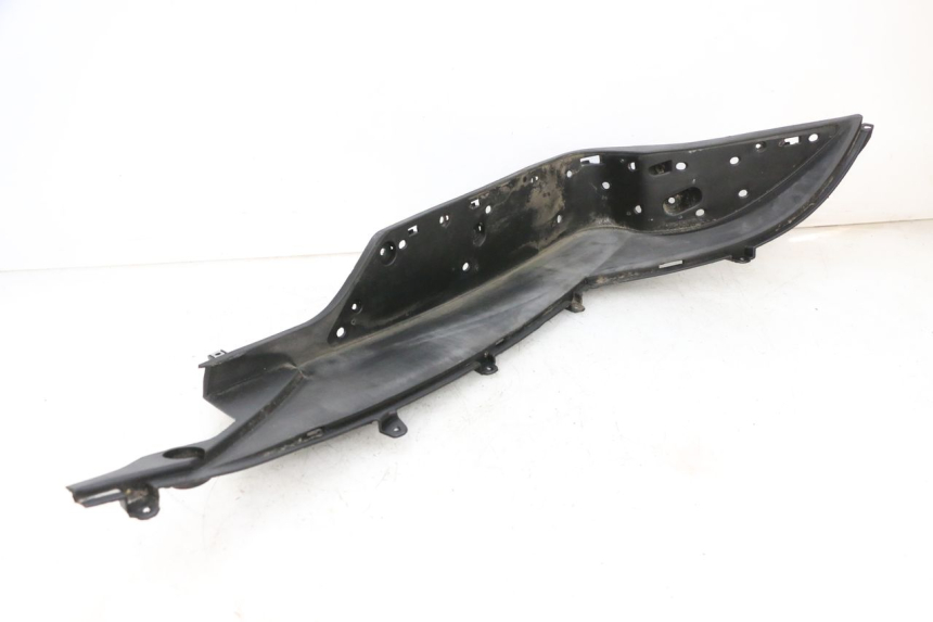 photo de ESTRIBO ESQUERDO JM MOTORS GTS 125 (2015 - 2019) - Pontos de fixação