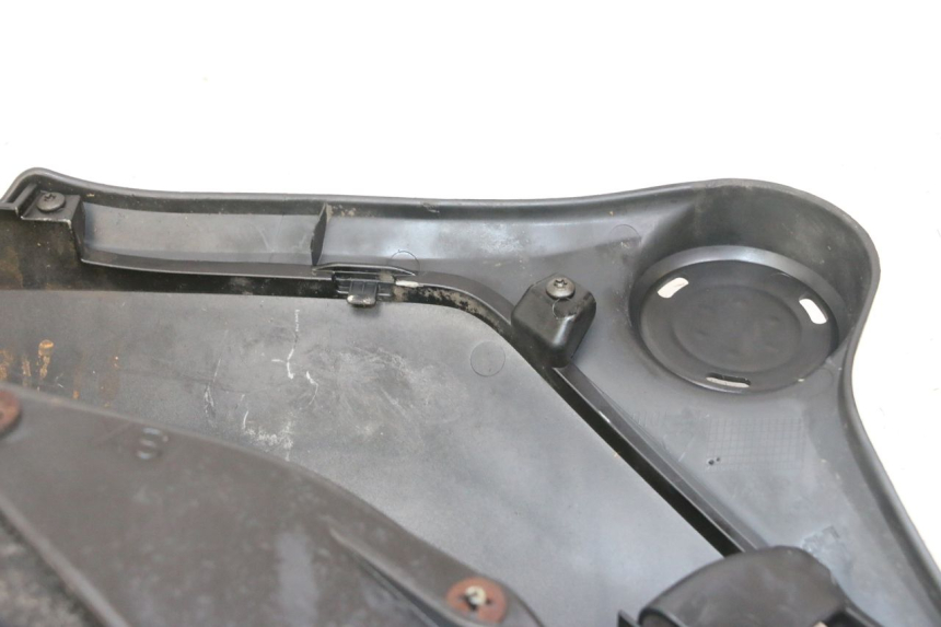 photo de ESTRIBO ESQUERDO PIAGGIO IE MP3 YOURBAN 300 (2011 - 2016) - Pontos de fixação