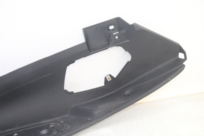 photo de ESTRIBO ESQUERDO PIAGGIO MP3 HPE 350 (2018 - 2020) - Zoom do estado de desgaste