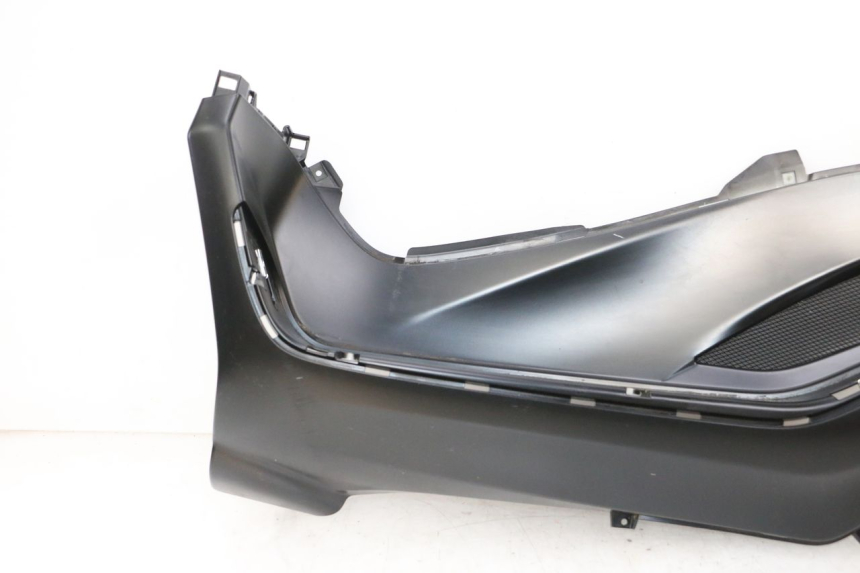 photo de ESTRIBO ESQUERDO PIAGGIO MP3 HPE 300 (2019 - 2026) - Vista de perto