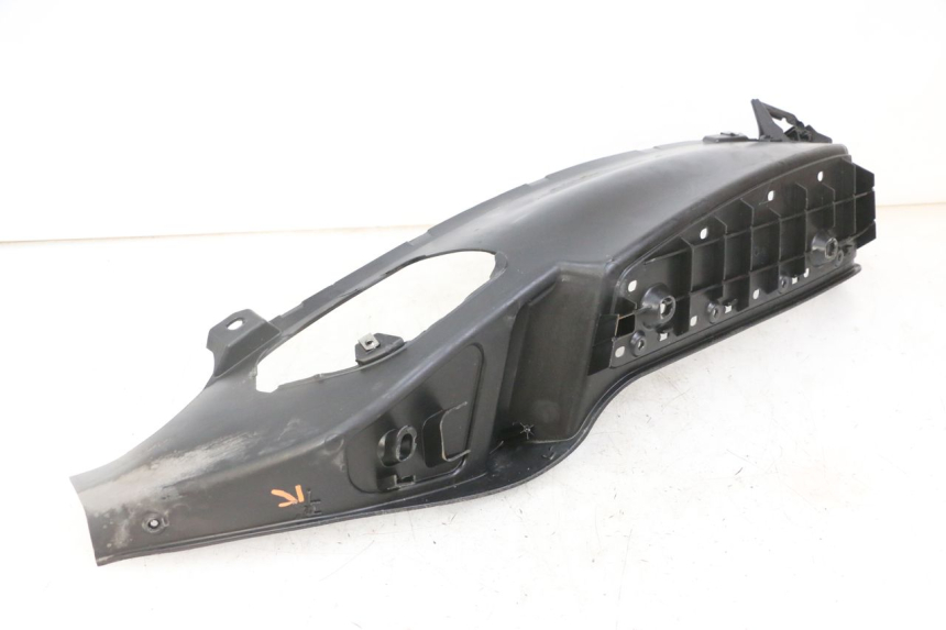 photo de ESTRIBO ESQUERDO PIAGGIO MP3 LT 300 (2010 - 2016) - Zoom do estado de desgaste