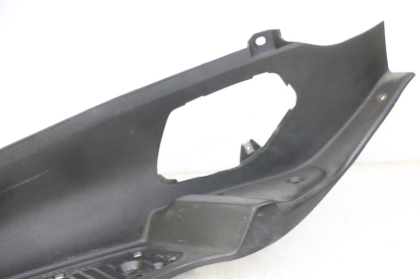photo de ESTRIBO ESQUERDO PIAGGIO MP3 LT 300 (2010 - 2016) - Pontos de fixação