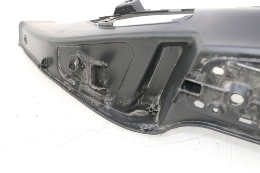 photo de ESTRIBO ESQUERDO PIAGGIO MP3 LT 400 (2007 - 2012) - Zoom do estado de desgaste