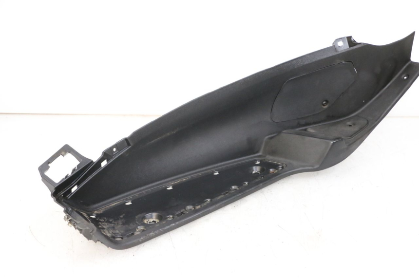 photo de ESTRIBO ESQUERDO PIAGGIO MP3 500 (2011 - 2015) - Pontos de fixação