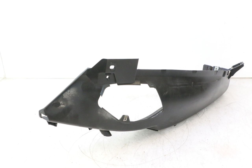 photo de ESTRIBO ESQUERDO PIAGGIO MP3 500 (2016 - 2018) - Pontos de fixação