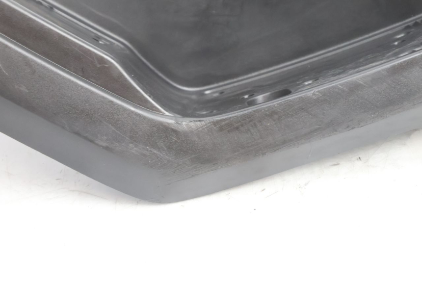 photo de DESCANSO DE PÉ ESQUERDO YAMAHA N-MAX NMAX 125 (2021 - 2024) - Zoom do estado de desgaste