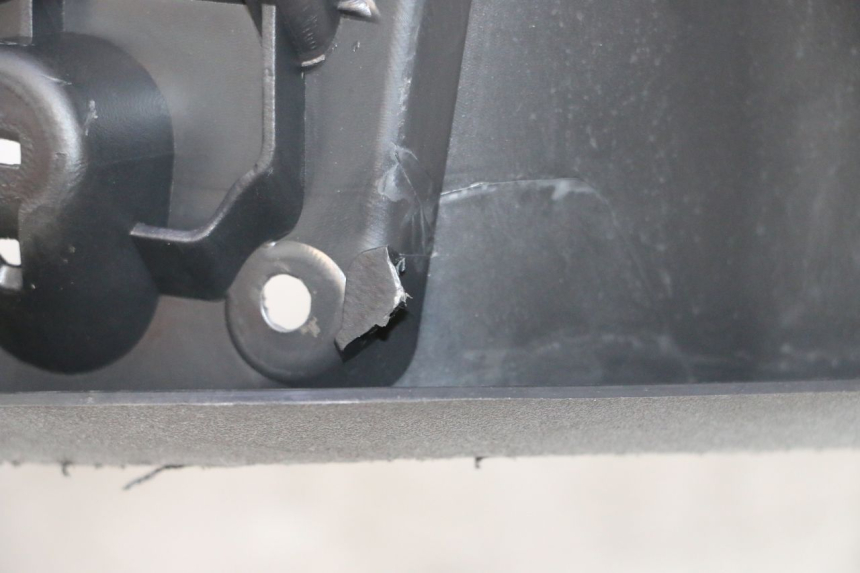 photo de DESCANSO DE PÉ ESQUERDO JM MOTORS R-MAX TECH 50 (2024 - 2026) - Detalhe da peça