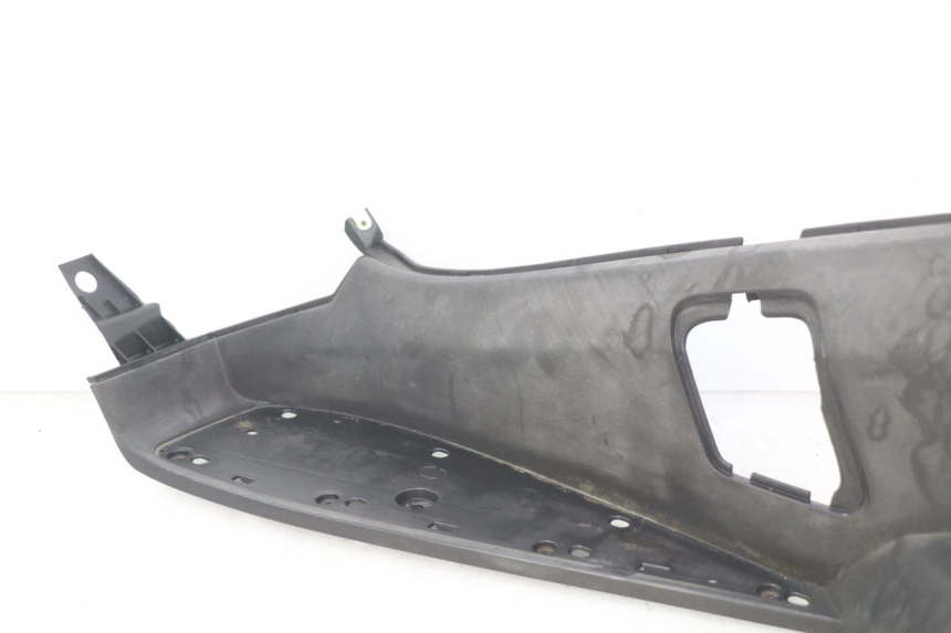 photo de ESTRIBO ESQUERDO PEUGEOT SATELIS COMPRESSOR K15 125 (2006 - 2009) - Pontos de fixação
