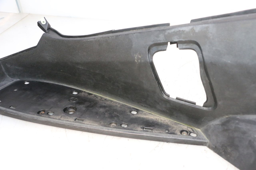 photo de ESTRIBO ESQUERDO PEUGEOT SATELIS COMPRESSOR K15 125 (2006 - 2009) - Detalhe da peça
