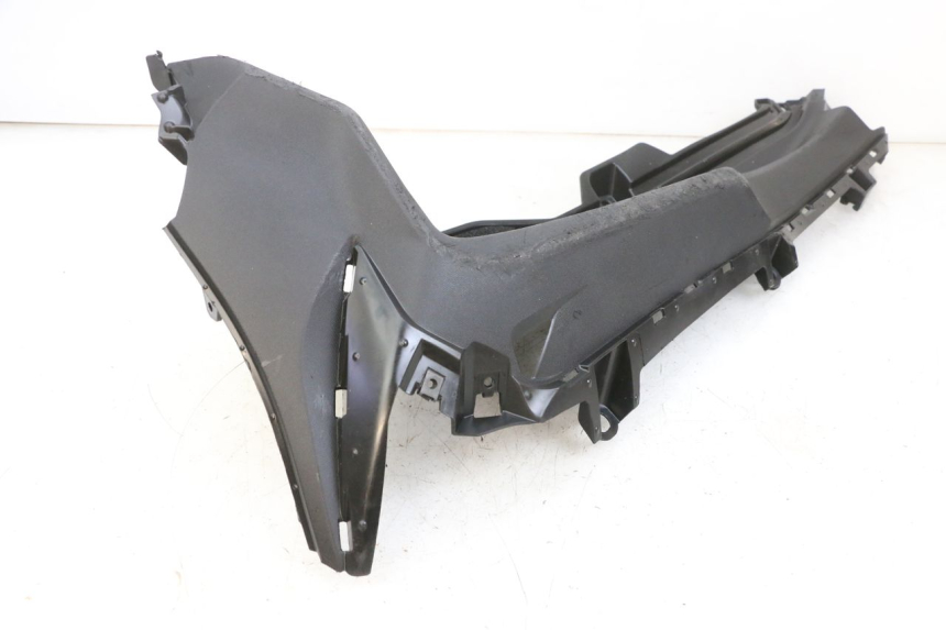 photo de ESTRIBO ESQUERDO YAMAHA TRICITY 300 (2020 - 2024) - Vista de perto