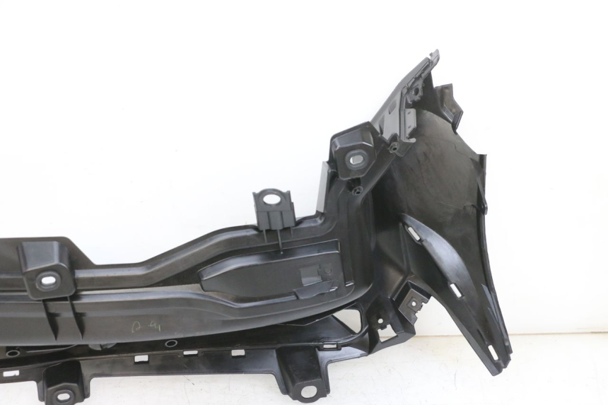 photo de ESTRIBO ESQUERDO YAMAHA TRICITY 300 (2020 - 2024) - Pontos de fixação