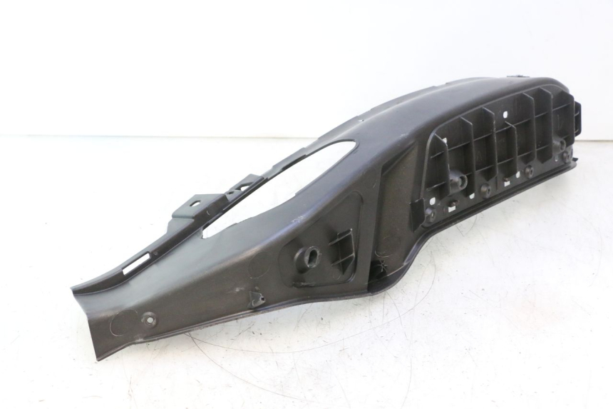 photo de DESCANSO DE PÉ ESQUERDO PIAGGIO X8 STREET 125 (2006 - 2007) - Pontos de fixação