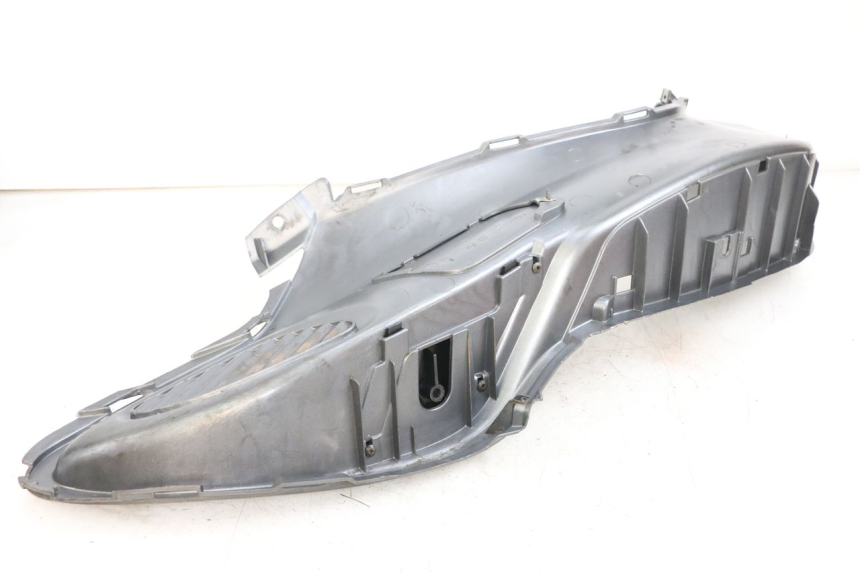 photo de ESTRIBO ESQUERDO PIAGGIO X9 125 (2000 - 2003) - Detalhe da peça