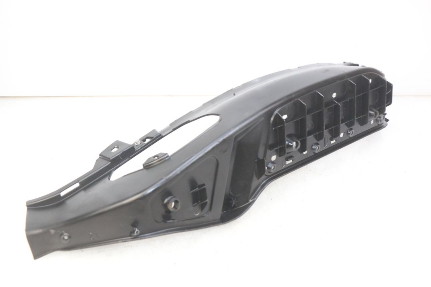 photo de ESTRIBO ESQUERDO PIAGGIO XEVO - X EVO 125 (2007 - 2017) - Detalhe da peça