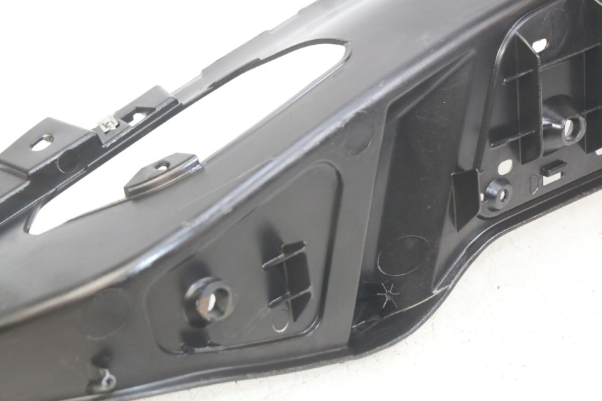 photo de ESTRIBO ESQUERDO PIAGGIO XEVO - X EVO 125 (2007 - 2017) - Zoom do estado de desgaste