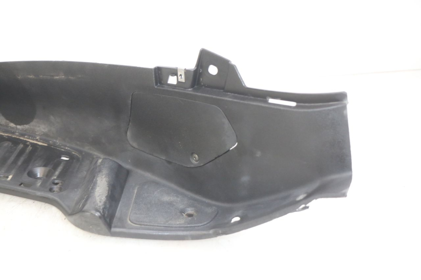 photo de ESTRIBO ESQUERDO PIAGGIO XEVO - X EVO 125 (2007 - 2017) - Pontos de fixação