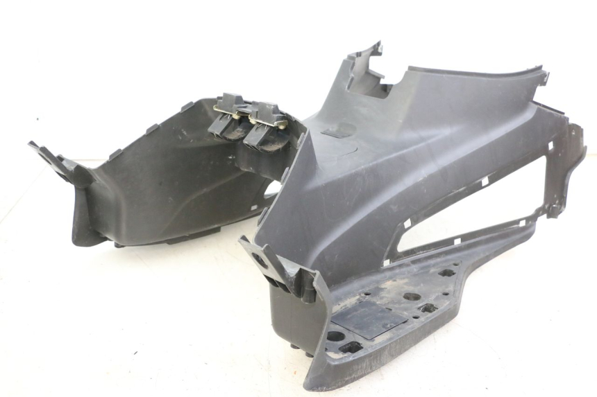 photo de ESTRIBO SYM JOYMAX 125 (2010 - 2017) - Detalhes característicos