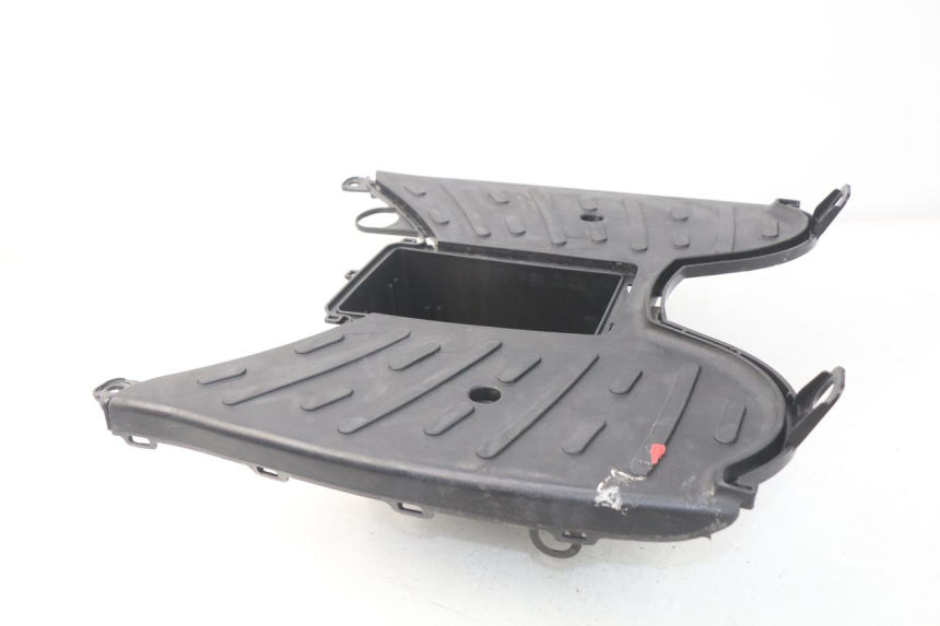 photo de ESTRIBO PEUGEOT KISBEE 2T 50 (2010 - 2017) - Detalhes característicos