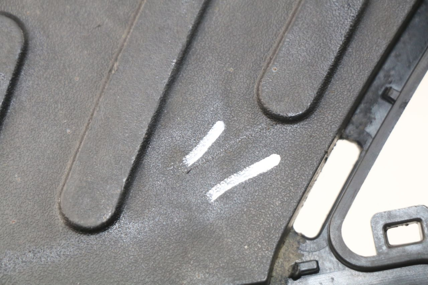 photo de ESTRIBO PEUGEOT KISBEE 2T 50 (2010 - 2017) - Zoom do estado de desgaste