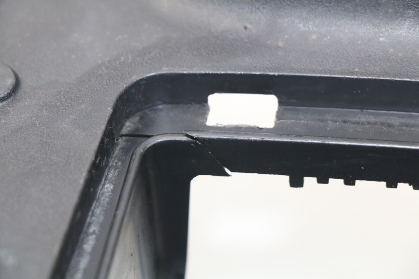 photo de ESTRIBO PEUGEOT KISBEE 2T 50 (2010 - 2017) - Pontos de fixação