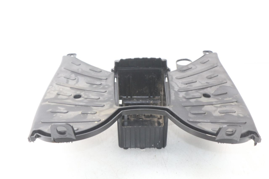 photo de ESTRIBO PEUGEOT KISBEE 2T 50 (2010 - 2017) - Pontos de fixação