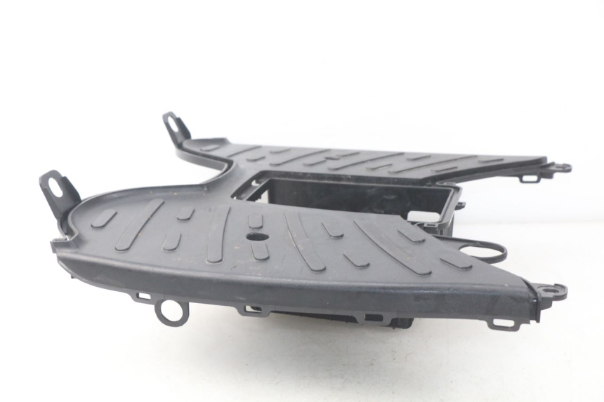 photo de ESTRIBO PEUGEOT KISBEE 4T 50 (2010 - 2017) - Pontos de fixação