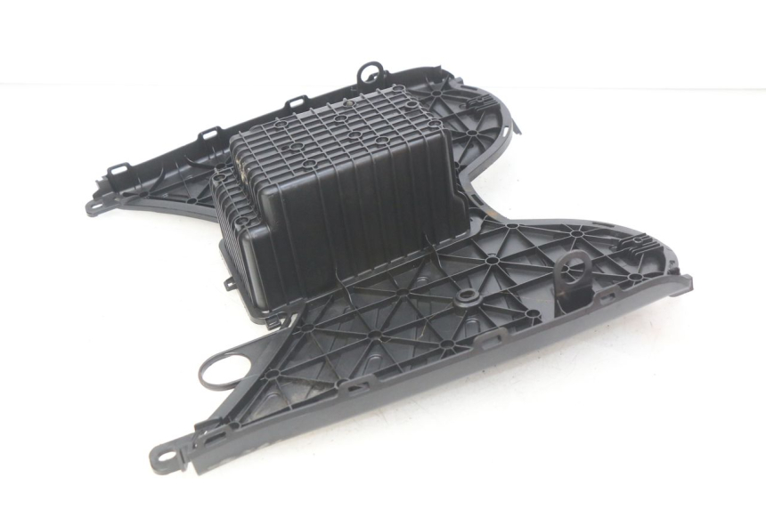 photo de ESTRIBO PEUGEOT KISBEE 4T 50 (2010 - 2017) - Detalhe da peça