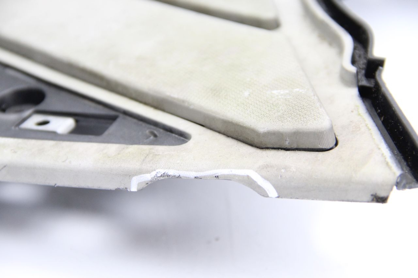 photo de ESTRIBO PIAGGIO NEW TYPHOON 50 (2010 - 2017) - Pontos de fixação