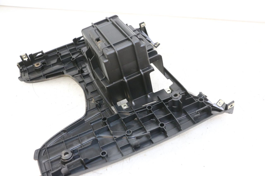 photo de ESTRIBO PEUGEOT BELVILLE 125 (2017 - 2021) - Detalhe da peça