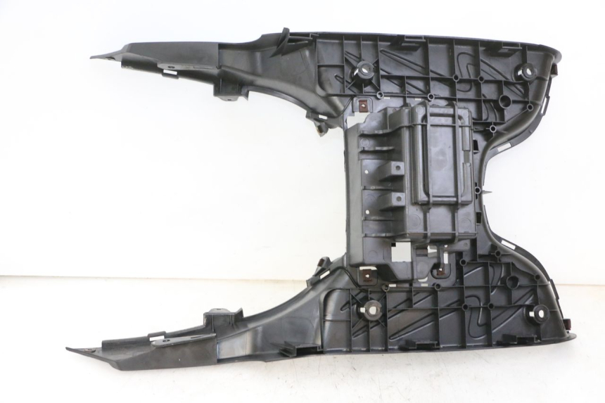 photo de ESTRIBO PEUGEOT TWEET 4T 50 (2014 - 2019) - Pontos de fixação