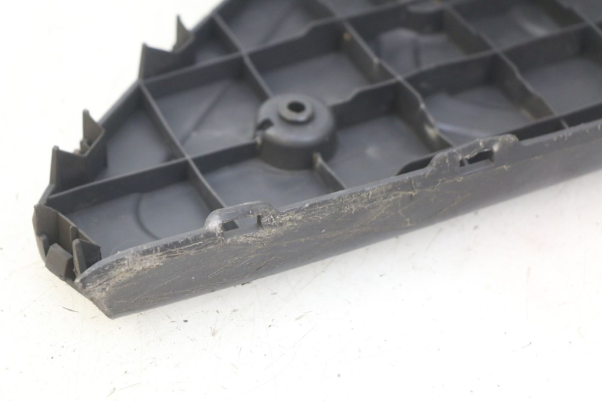 photo de ESTRIBO SUZUKI SIXTEEN 125 (2008 - 2010) - Detalhe da peça