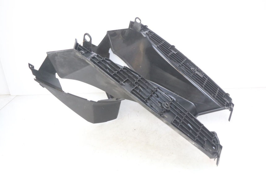 photo de ESTRIBO PEUGEOT SPEEDFIGHT 3 AIR 50 (2009 - 2015) - Outro ângulo de visão