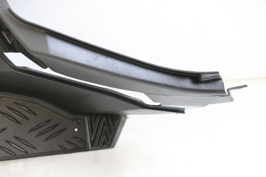 photo de ESTRIBO PEUGEOT SPEEDFIGHT 4 2T 50 (2015 - 2019) - Detalhes característicos