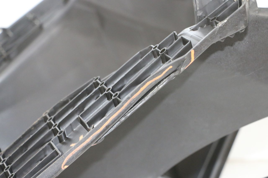 photo de ESTRIBO PEUGEOT SPEEDFIGHT 4 4T EFI 50 (2021 - 2025) - Zoom do estado de desgaste