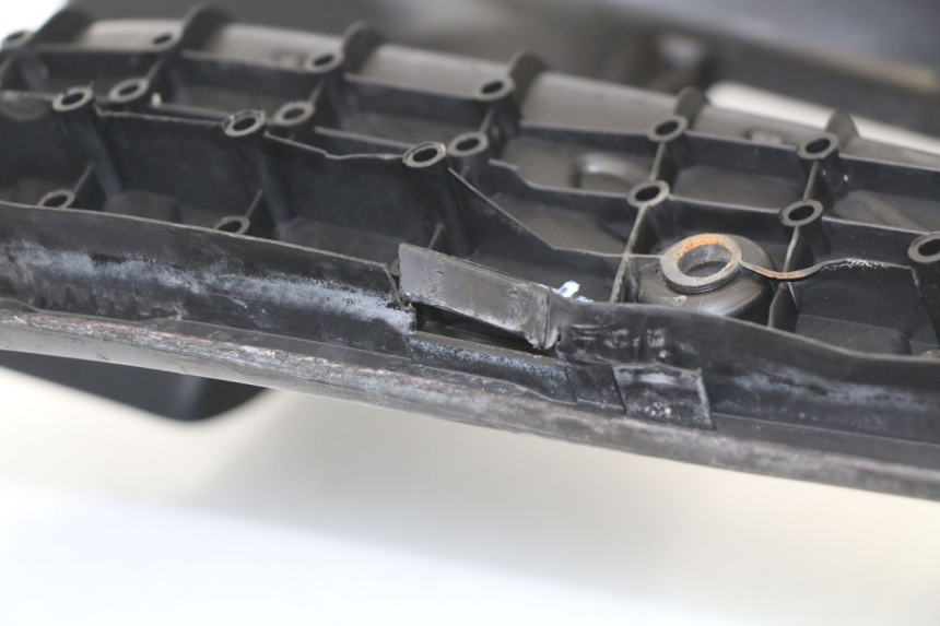 photo de ESTRIBO PEUGEOT SPEEDFIGHT LC 50 (1996 - 2002) - Pontos de fixação