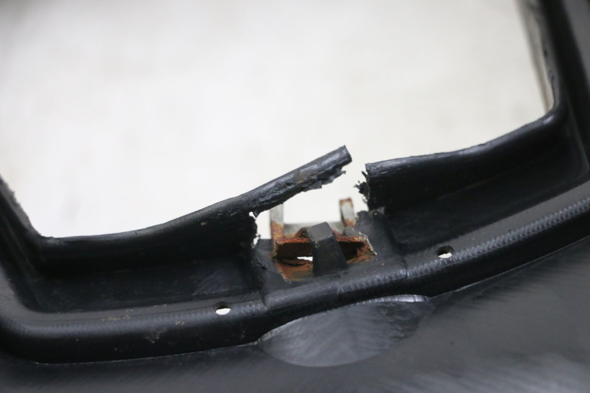 photo de ESTRIBO PEUGEOT SPEEDFIGHT 100 (1997 - 2007) - Zoom do estado de desgaste