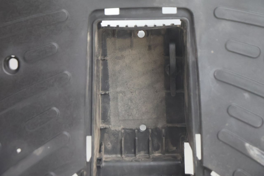 photo de DESCANSO DE PÉ PEUGEOT STREETZONE NAKED 2T 50 (2014 - 2018) - Zoom do estado de desgaste