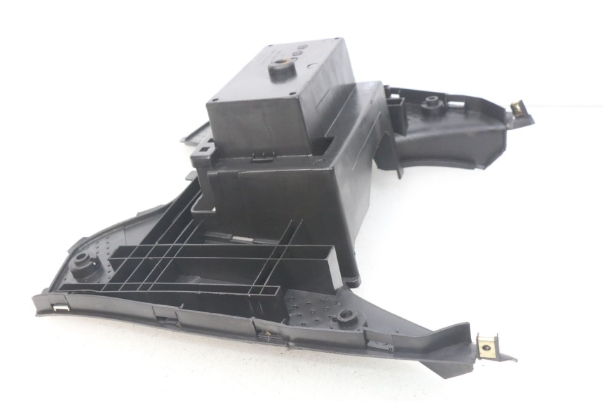 photo de ESTRIBO KYMCO SUPER 8 4T 50 (2018 - 2020) - Pontos de fixação