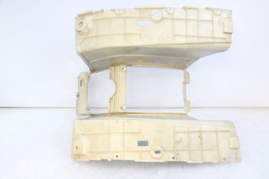 photo de ESTRIBO PIAGGIO SUPER LX 125 (2000 - 2003) - Pontos de fixação