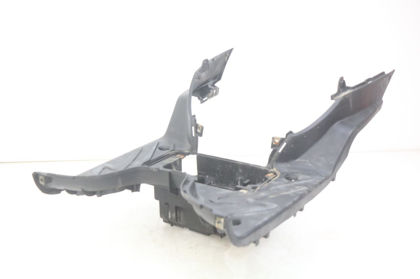 photo de ESTRIBO PEUGEOT TWEET 4T 50 (2010 - 2014) - Pontos de fixação