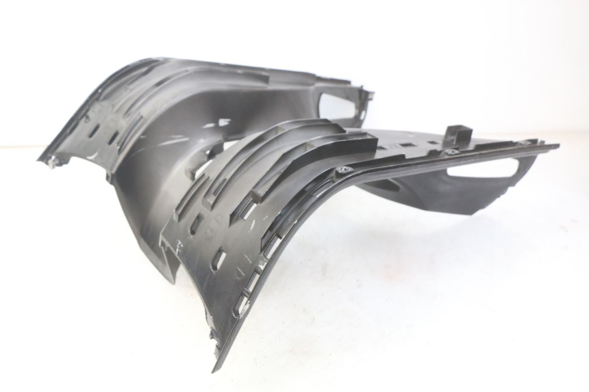 photo de ESTRIBO PIAGGIO VESPA GTS SUPER IE 125 (2009 - 2016) - Detalhe da peça